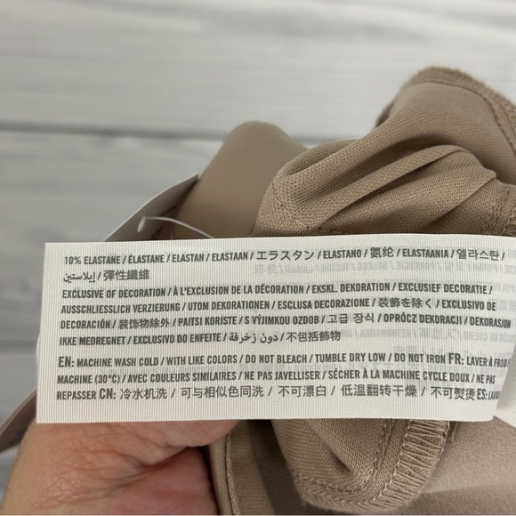 Abercrombie & Fitch The 90’s Straight Ultra High Rise Vegan Leather Pants NWT 16 - Picture 15 of 15